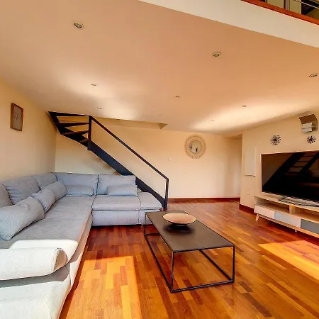 Loft Sur Le Port De Ницца