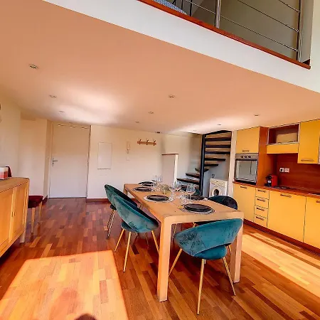 Апартаменты Loft Sur Le Port De