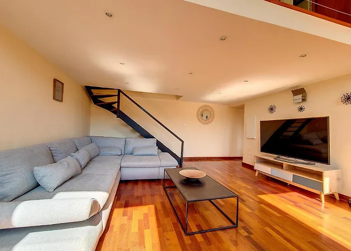 Loft Sur Le Port De نيس